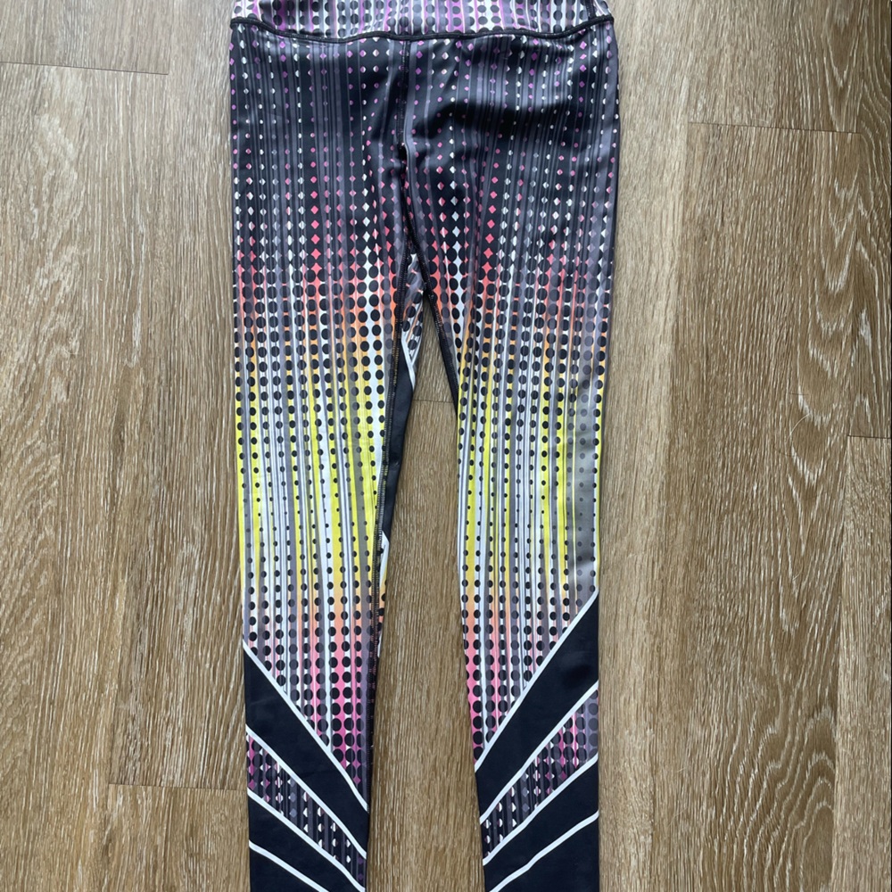 Victoria’s Secret sport knockout tight leggings rare limited edition xs